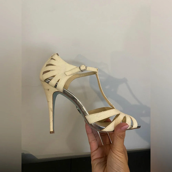 Betsey Johnson cream glitter heels with t strap and buckle closure 9.5 wedding - Picture 9 of 13